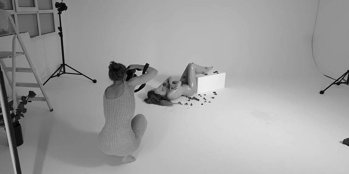 behind the scenes nude photoshoot